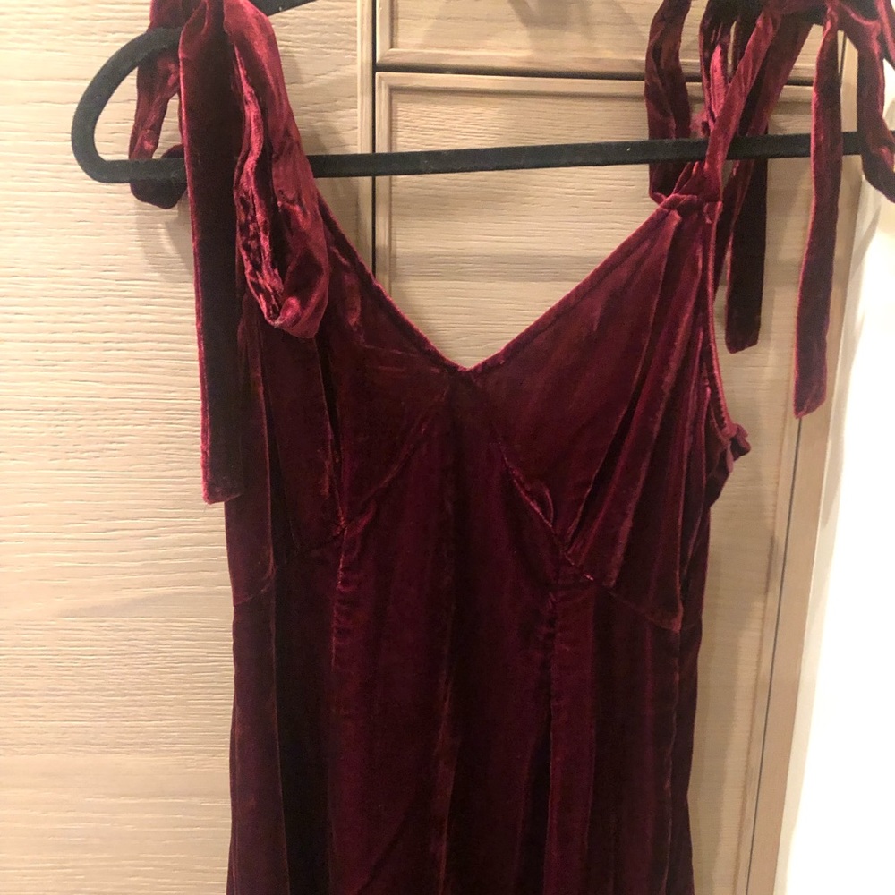 Privacy Please Jupiter Dress in Wine - Picture 7 of 12